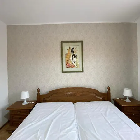 Select Apartment *